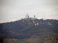 2008/03(March)/AroundTheWorld/Barcelona/Another cathedral on hill.jpg